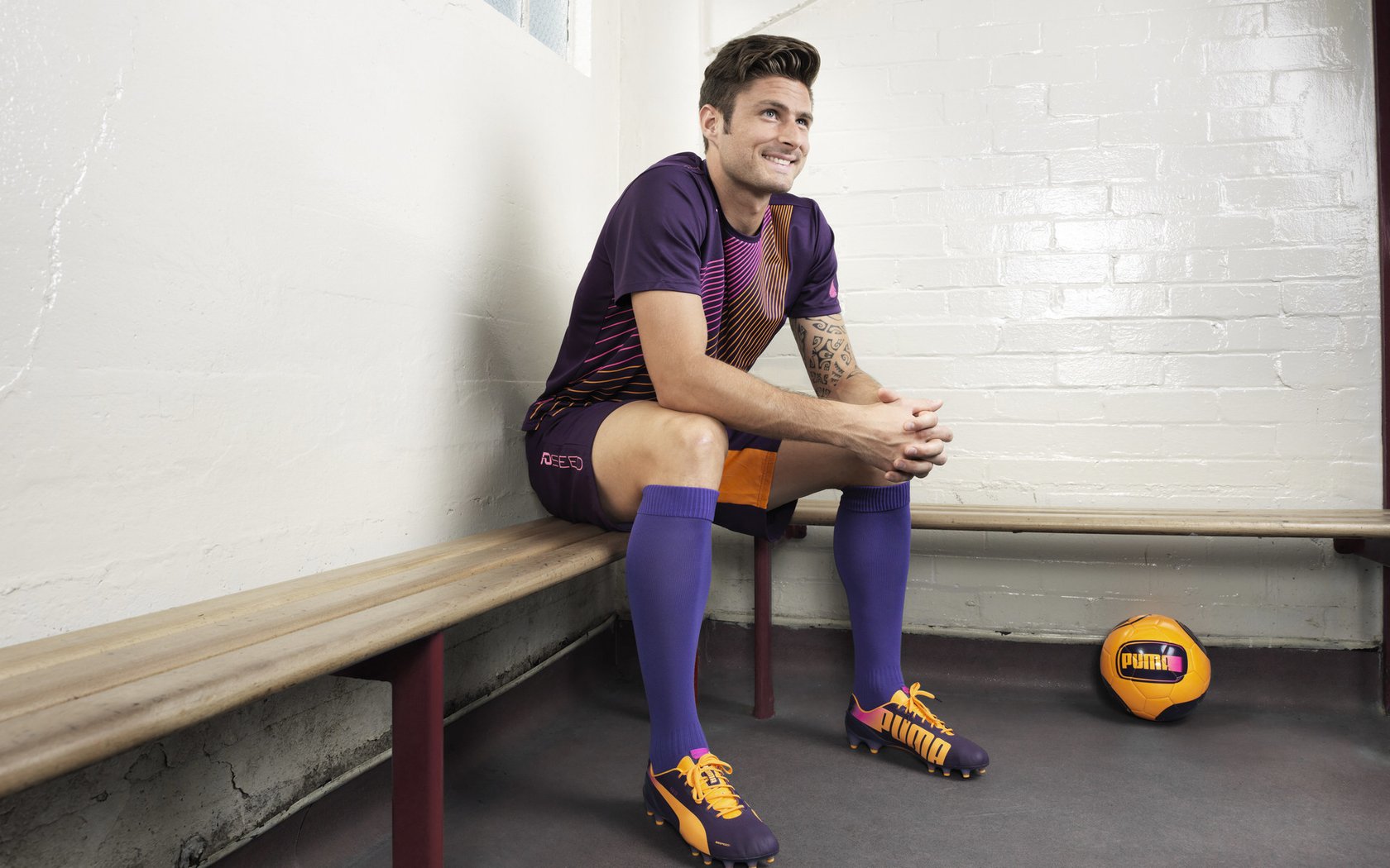 桑普顿客场胜球，扭转颓势追赶前四，桑普森号